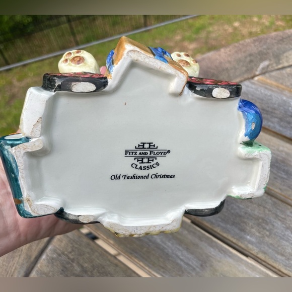 Fitz and Floyd Classics Teapot Old Fashioned Christmas Bear Sitting on Gifts - Picture 6 of 8